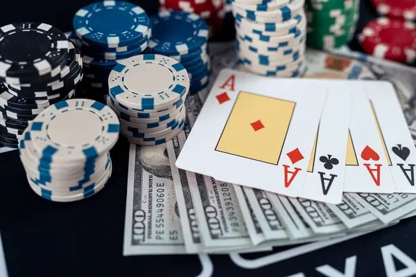 Esports and live-dealer product range on qqemas login